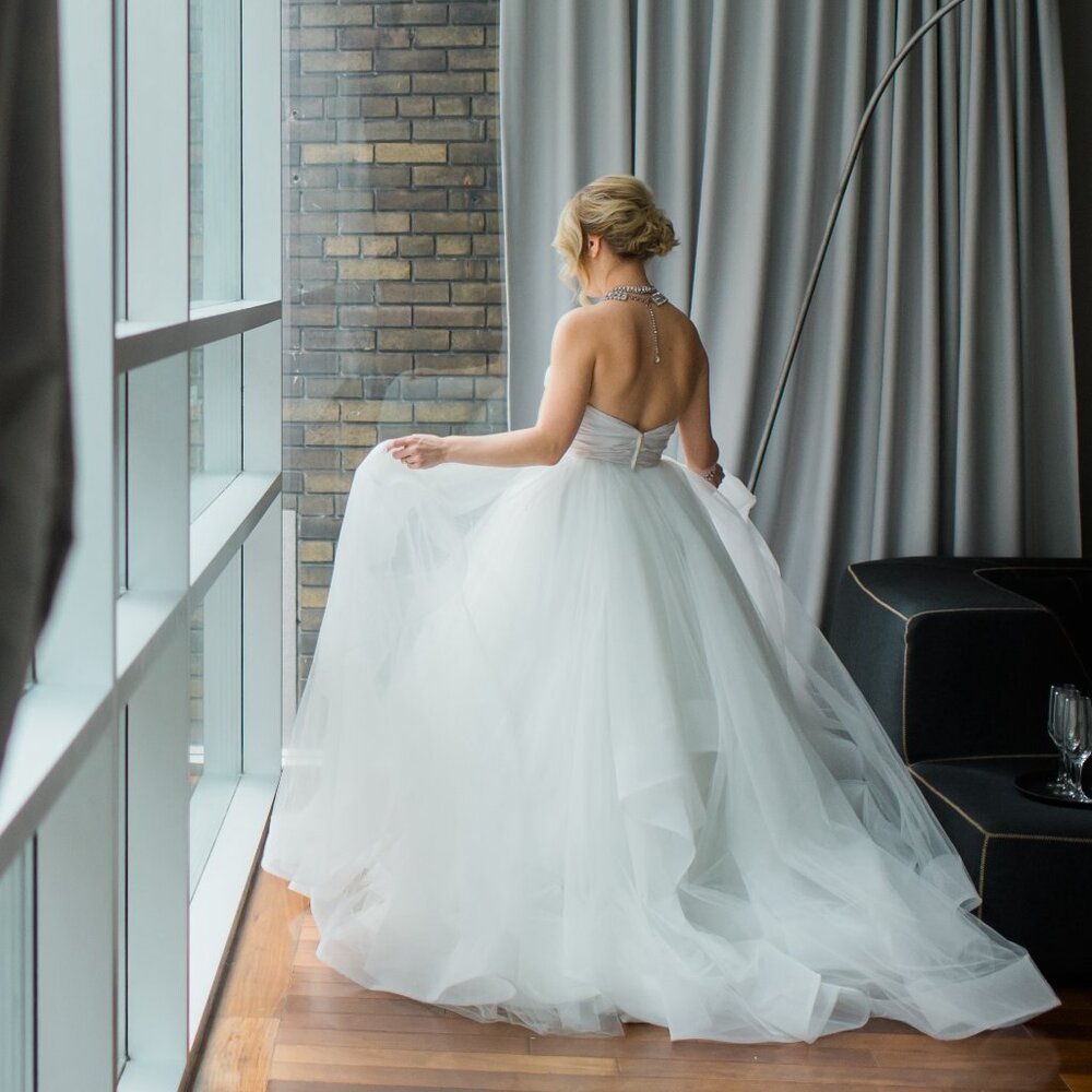 Hayley Paige, Londyn Gown, Size 4 Ivory Wedding Dress